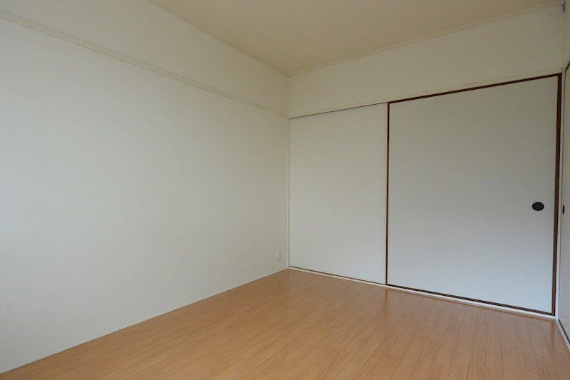 志智マンション ベッドルーム