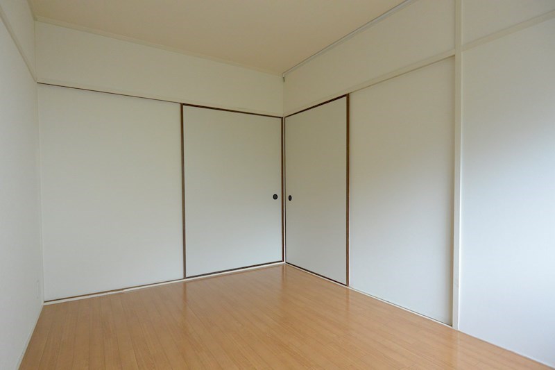 志智マンション ベッドルーム