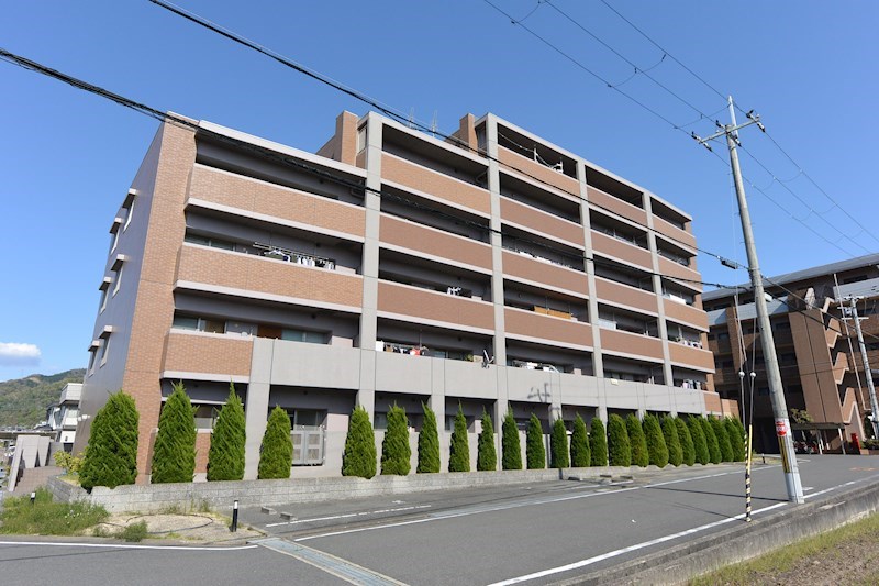 Ulti磐船駅前 外観