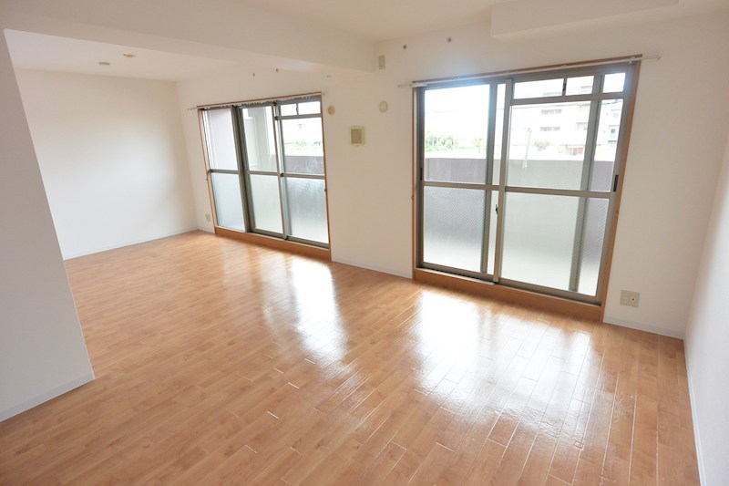 Ulti磐船駅前 リビング