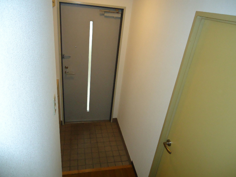 ハピネス渚 玄関