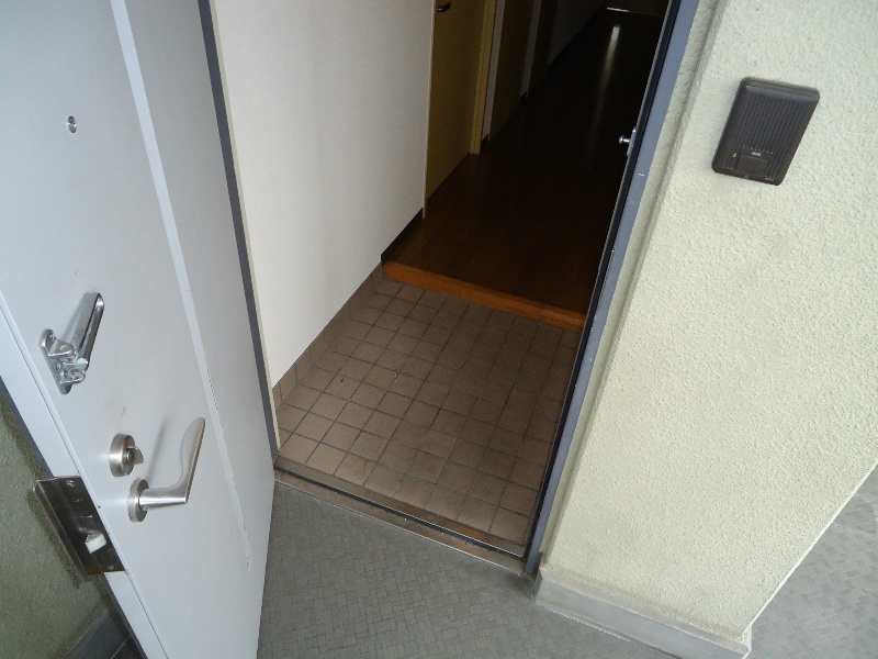 ハピネス渚 玄関