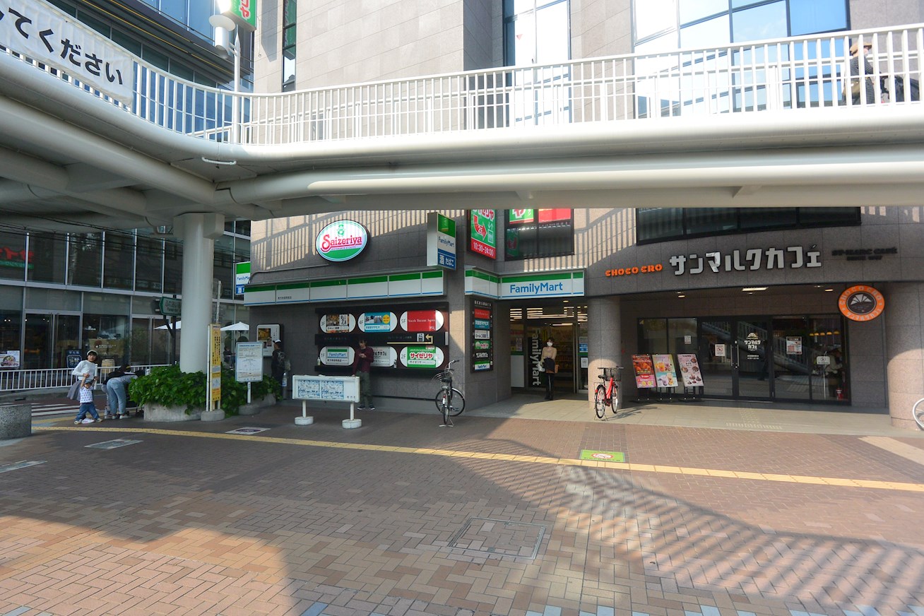 川原町貸家 コンビニ