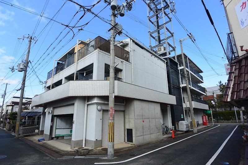 アカイマンション 外観