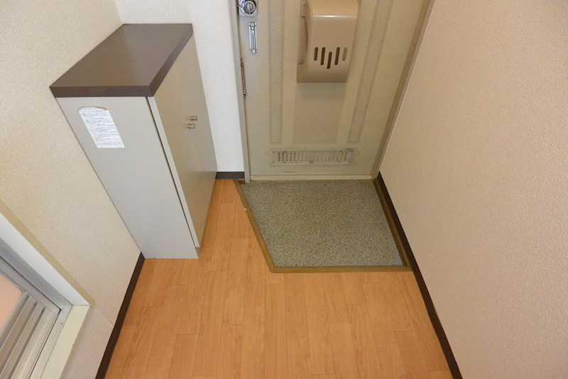 ラポール渚　Ａ棟　  玄関