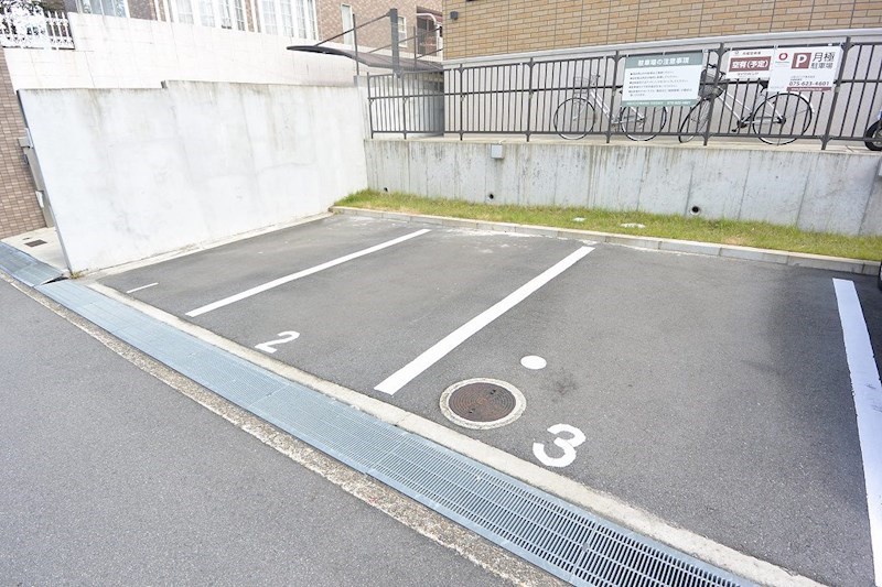 シェモワイズミ 駐車場