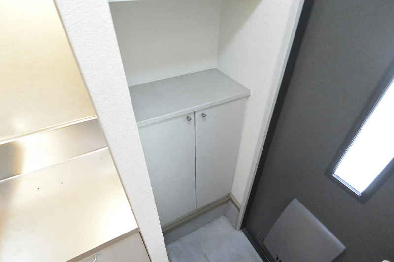 マハロハイツ 玄関