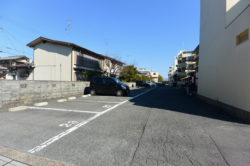 山喜マンション 駐車場