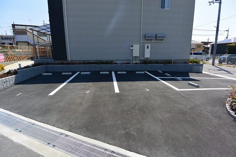 リバーパーク彩 駐車場