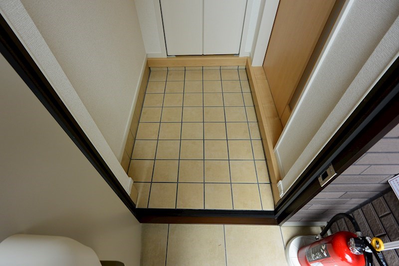 アネックス　中央 玄関