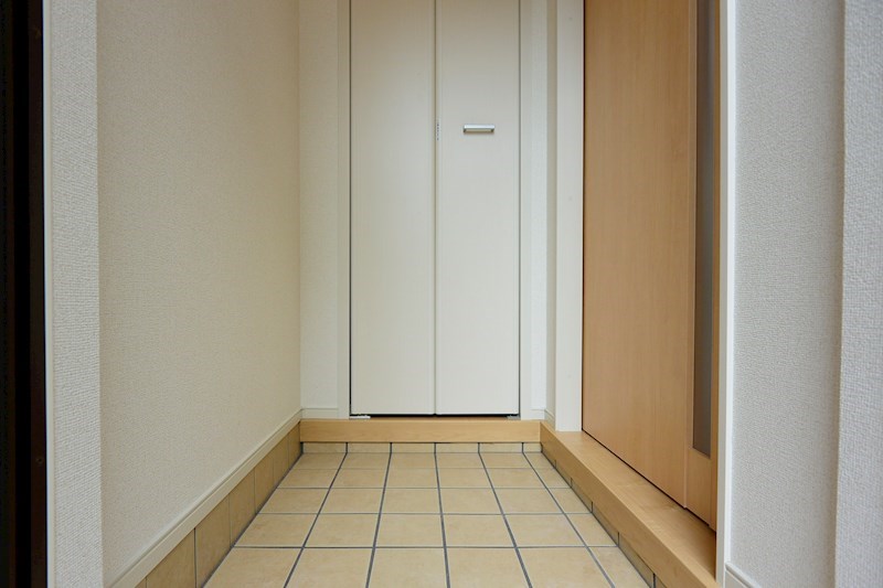 アネックス　中央 玄関