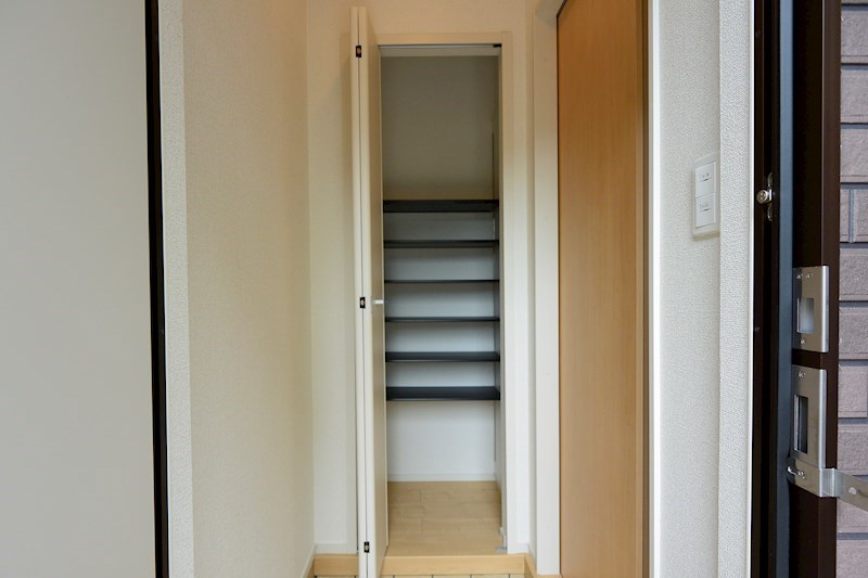 アネックス　中央 玄関