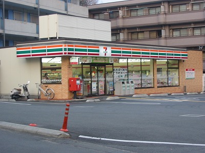 ヴィラ岡山手 コンビニ