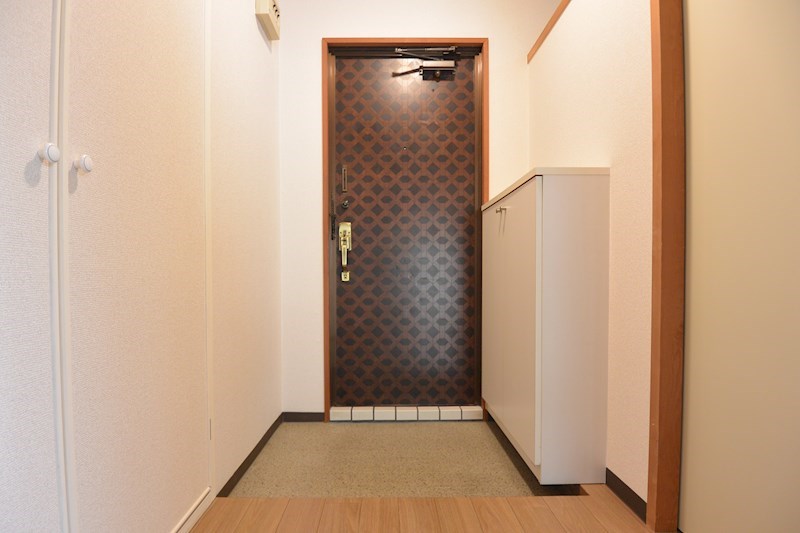 富田マンション 玄関