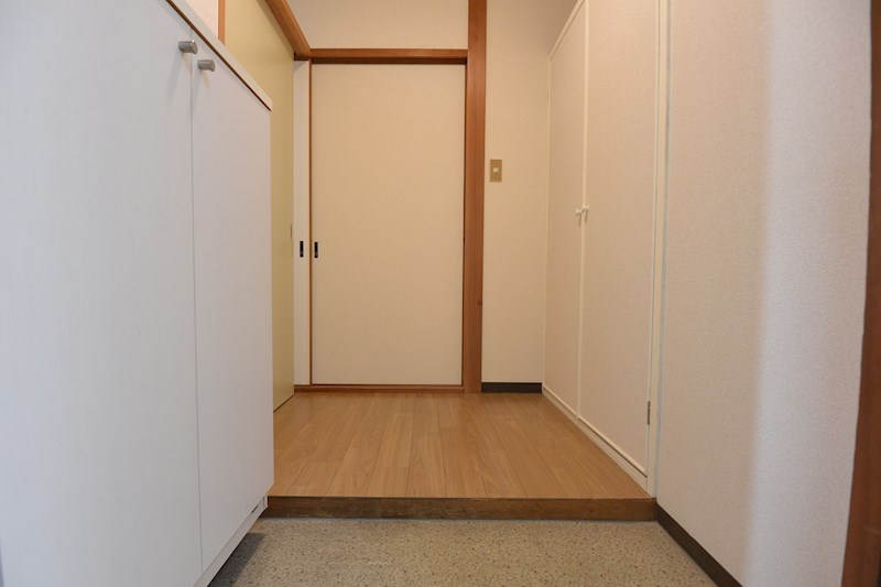 富田マンション 玄関