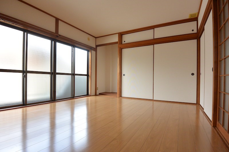 富田マンション ベッドルーム
