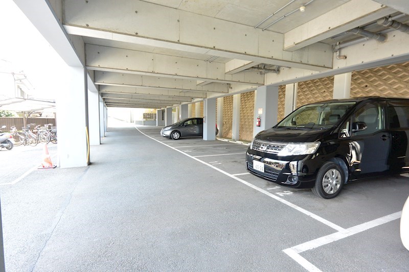 パナフェリカＣ棟 駐車場