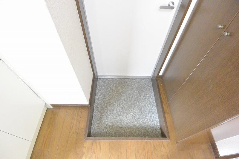ローレルハイム 玄関