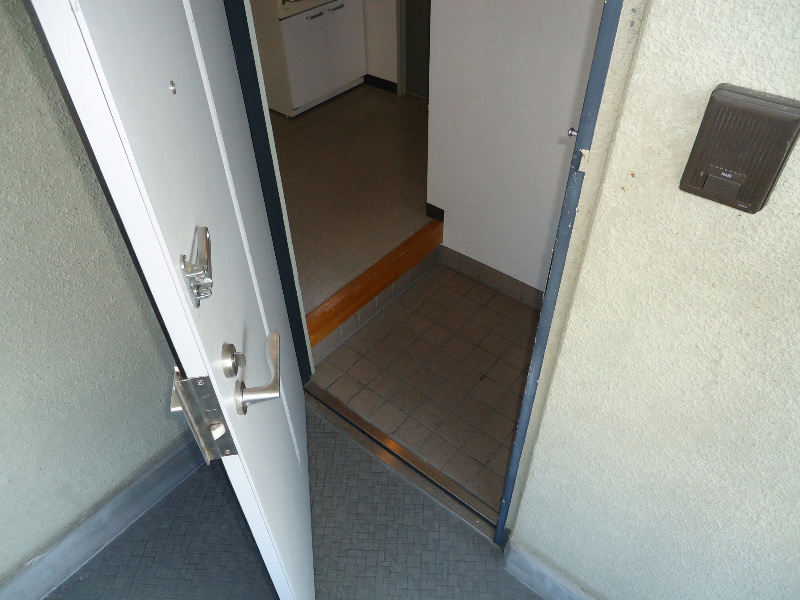 ハピネス渚 玄関