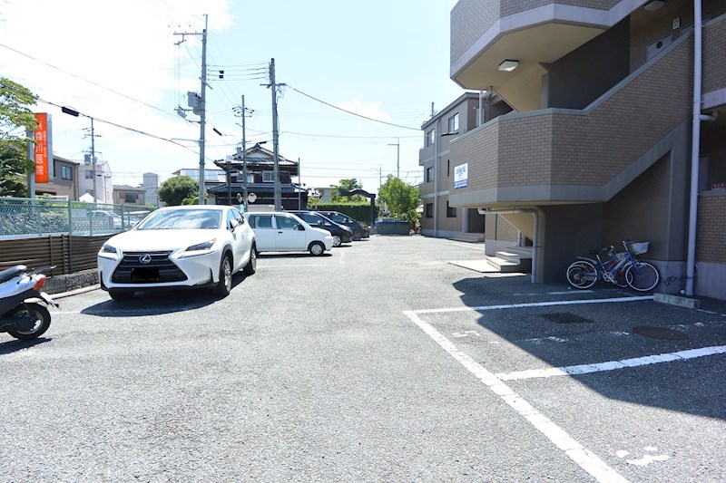 フェリース樟葉 駐車場