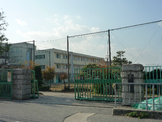 ソレイユ大峰 中学校
