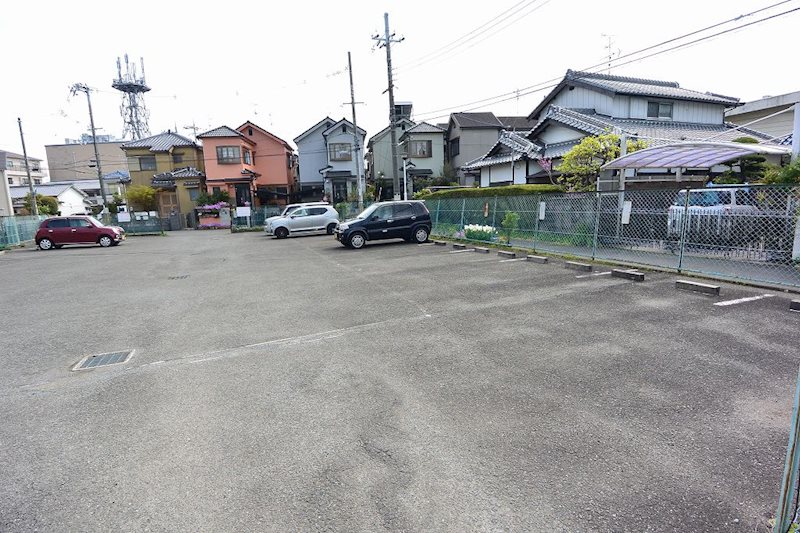 ハイツ殿山台 駐車場