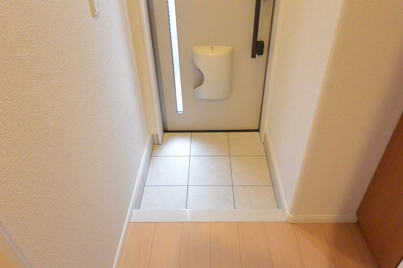 ユニヴァリィ　サンシャイン 玄関