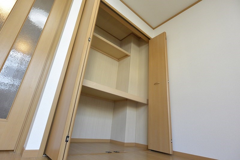 エクレール南中振 収納