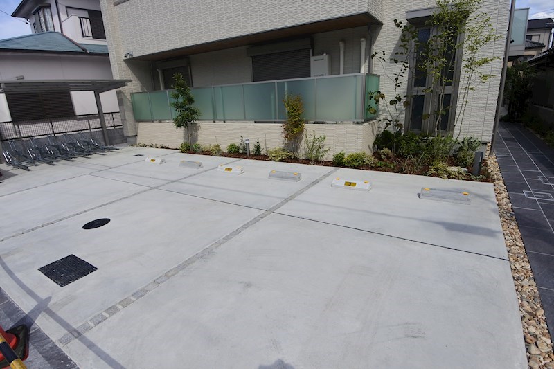 シャーメゾン　IMPUL 駐車場