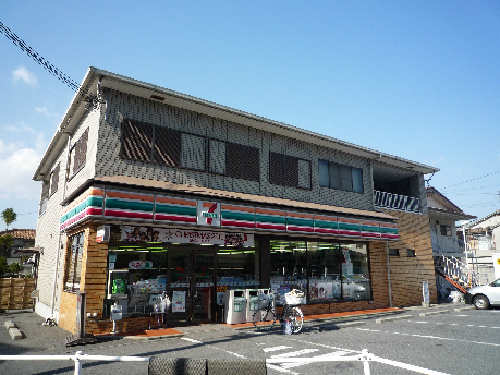 ユニソンハイツ津田 コンビニ