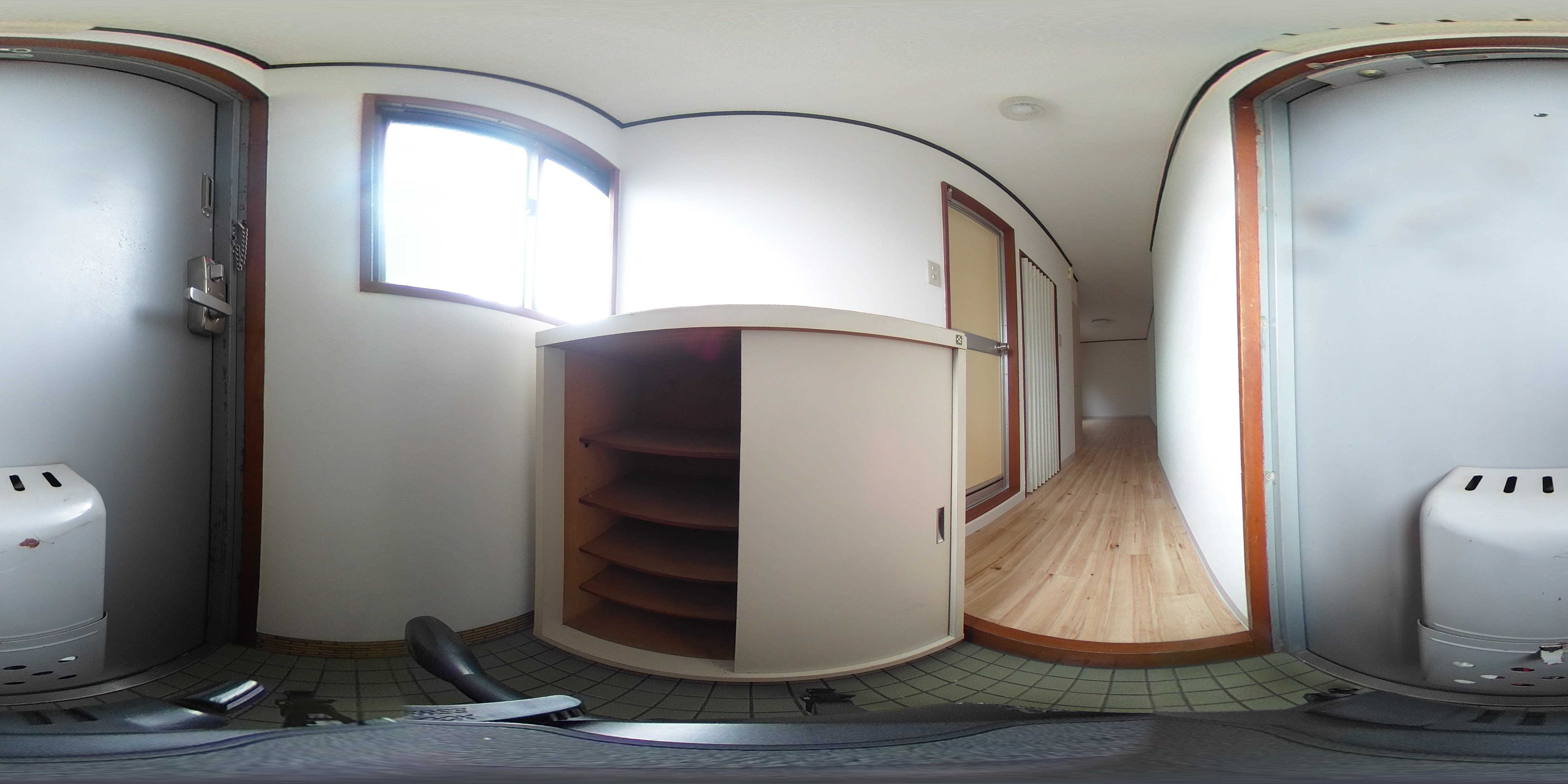 桜木町アパート 玄関
