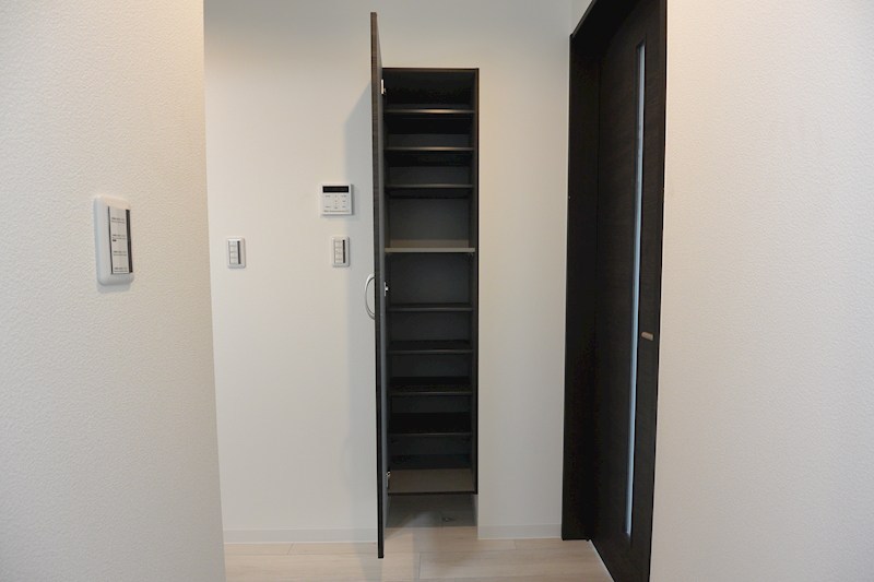 フェアリーコテージ枚方なぎさ 玄関