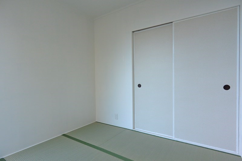 高田・岡田ハイツ ベッドルーム