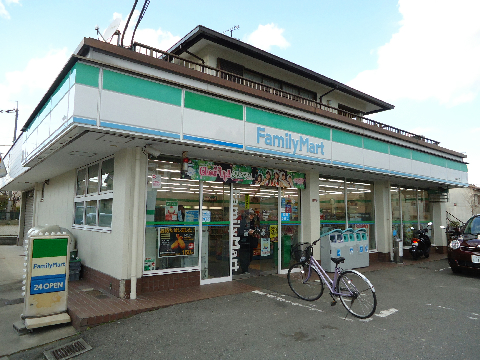 高田・岡田ハイツ コンビニ