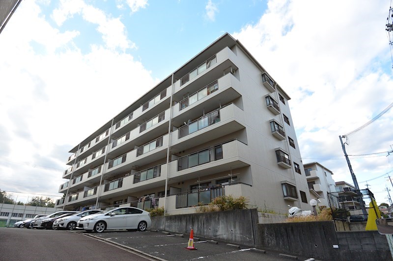 香里ヶ丘Ⅰ番館・Ⅱ番館 外観