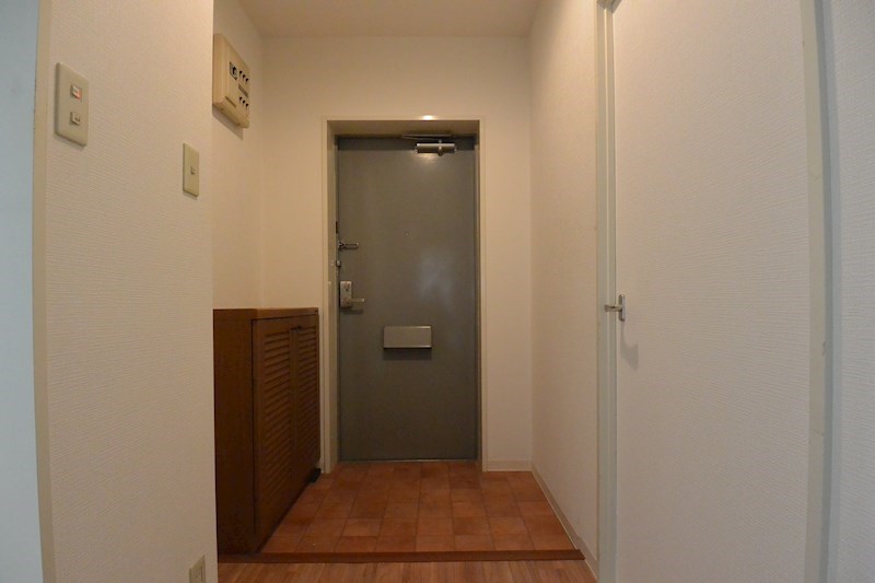 香里ヶ丘Ⅰ番館・Ⅱ番館 玄関