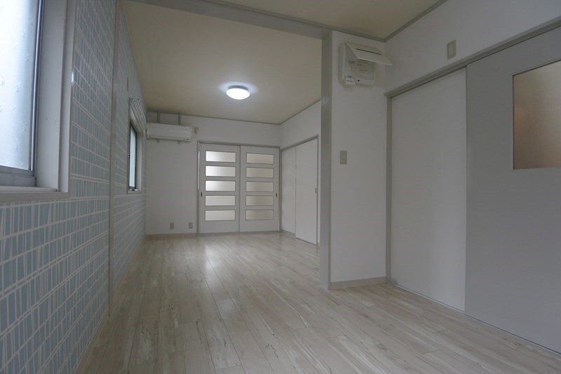 船橋本町戸建て リビング