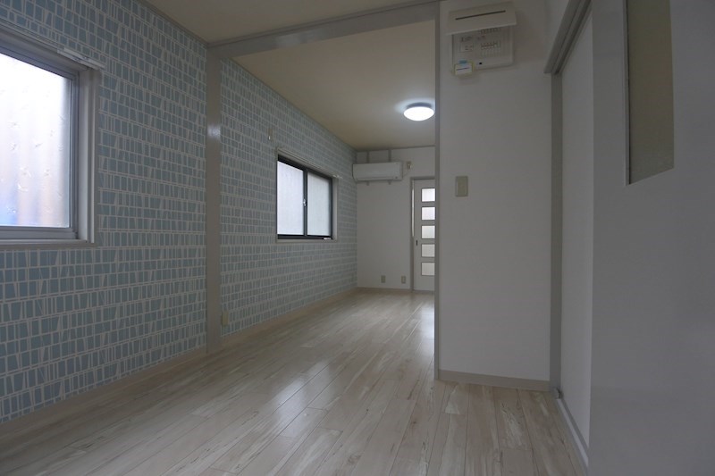 船橋本町戸建て リビング