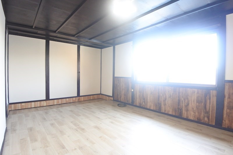 八幡三反長2戸1貸家 ベッドルーム