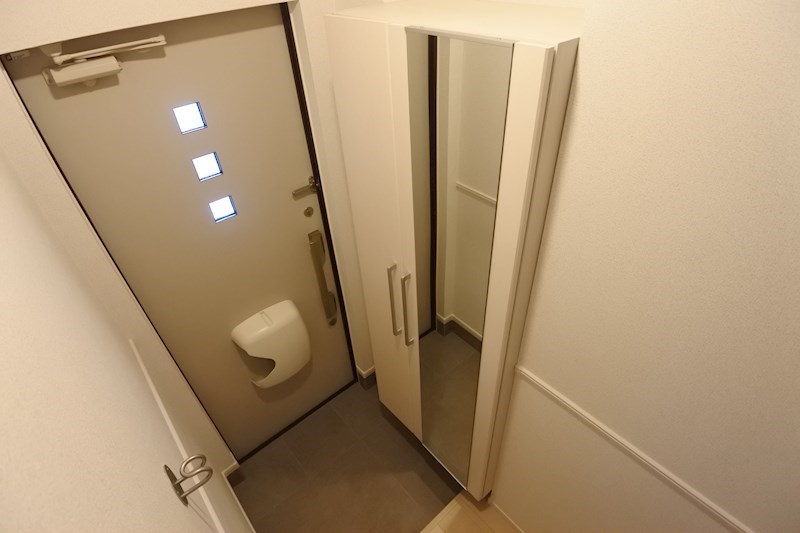 カルマカサ 玄関
