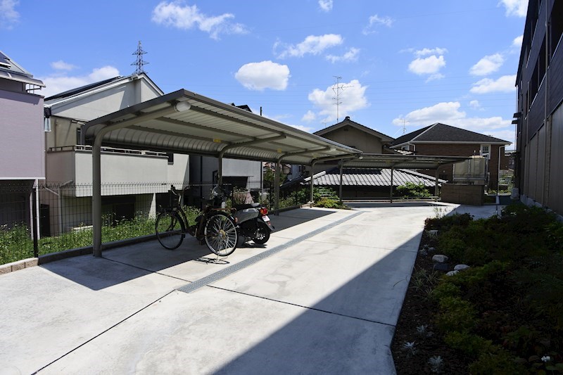アルカディア 駐車場