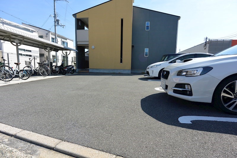 ウインズコート 駐車場
