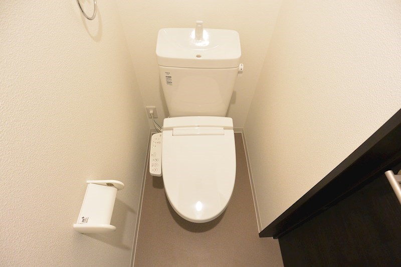 ジーメゾン渚元町クレサス トイレ