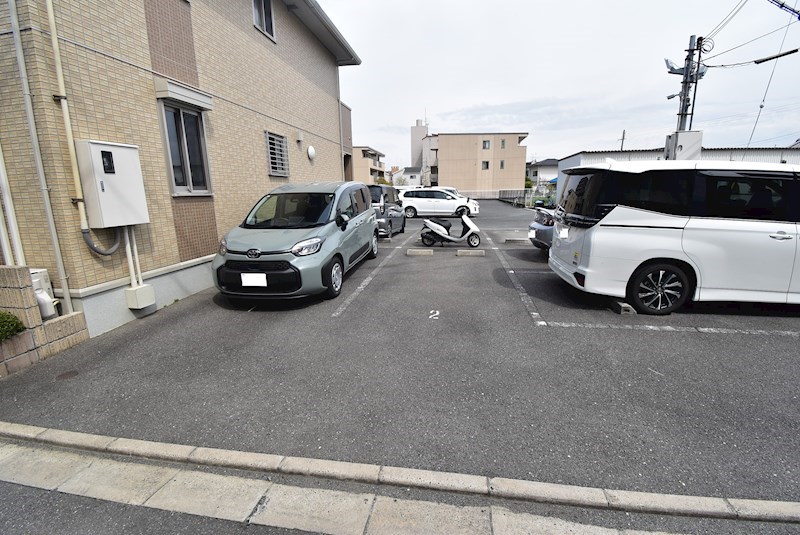 コンフォール 駐車場