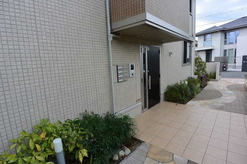 MAISON DE FLEUR楠葉ローズ エントランス