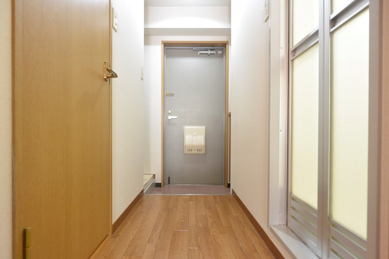 産晃マートビル  玄関
