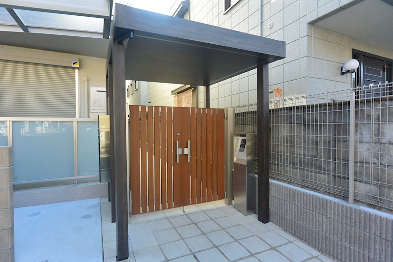 エイシン香里園 エントランス