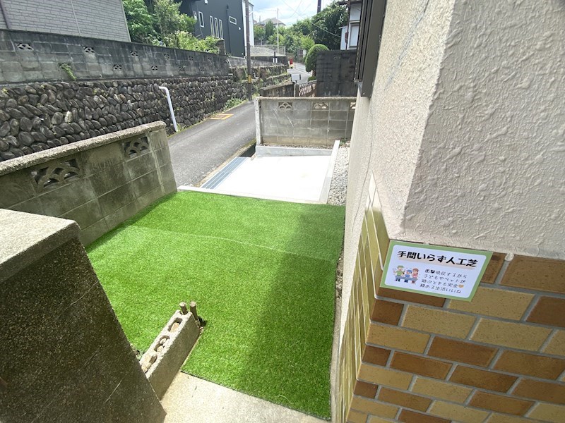 丘の上にある春のLa　torta 駐車場