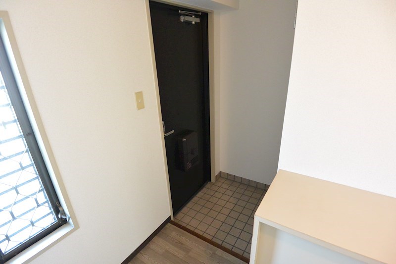 クラウンマンション 玄関