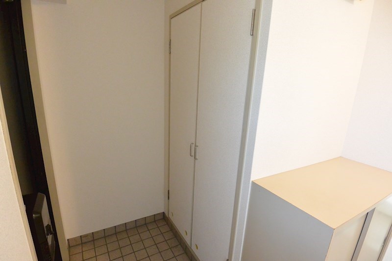 クラウンマンション 収納